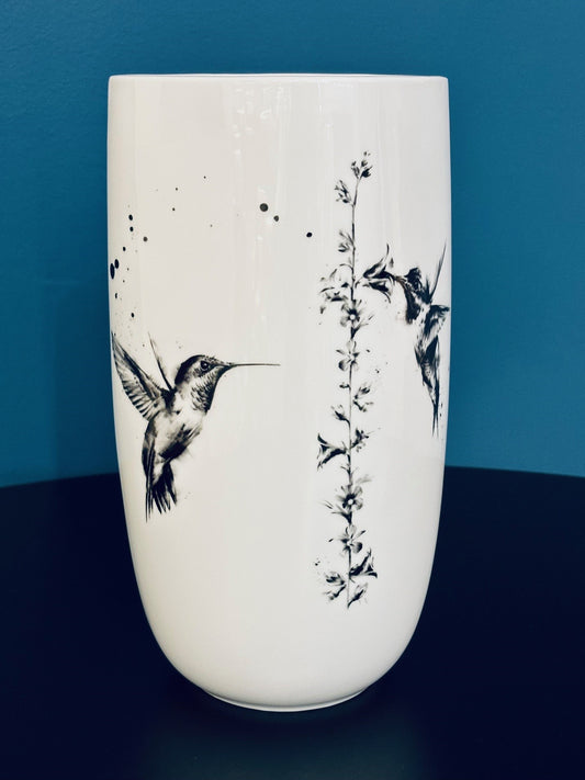 Decorative vase with Hummingbird design